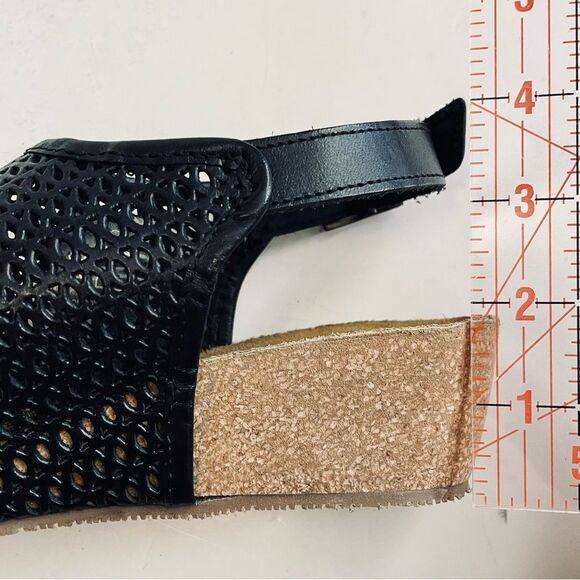 Eric Michael Wedge Sandals EU 39 US 8 Laser Cut Cork Black Perforated Leather - Picture 9 of 9
